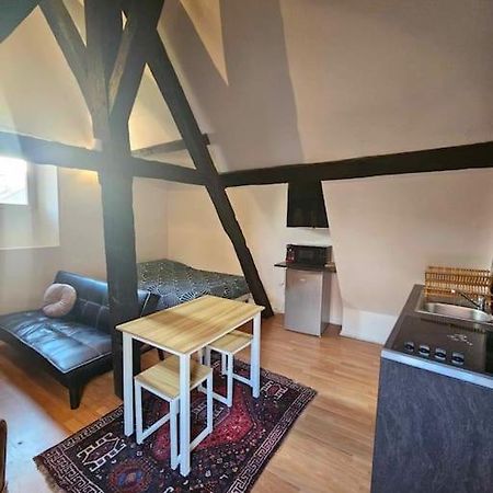 Le Petit Medieval Apartment Montluçon Exterior foto